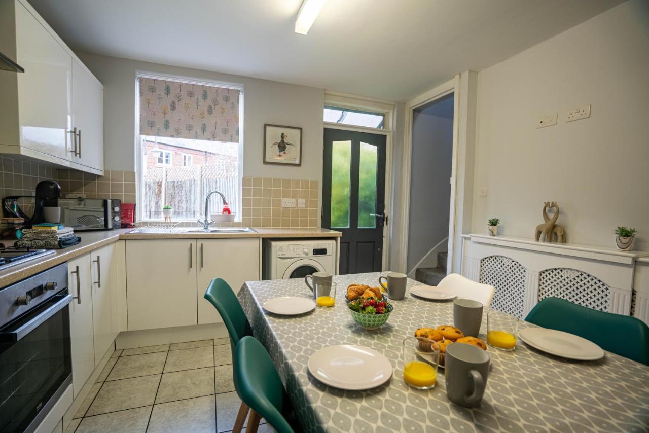 The Becket - Three Bedroom City Centre House With Parking 坎特伯雷 外观 照片